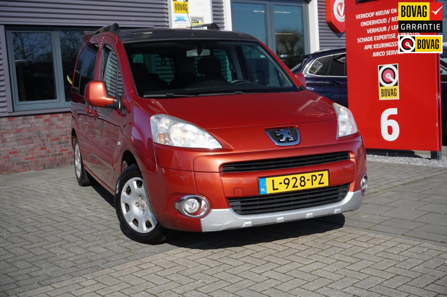 Peugeot Partner Tepee - 1.6 VTi XT Style 1.6 VTi XT Style - AutoWereld.nl