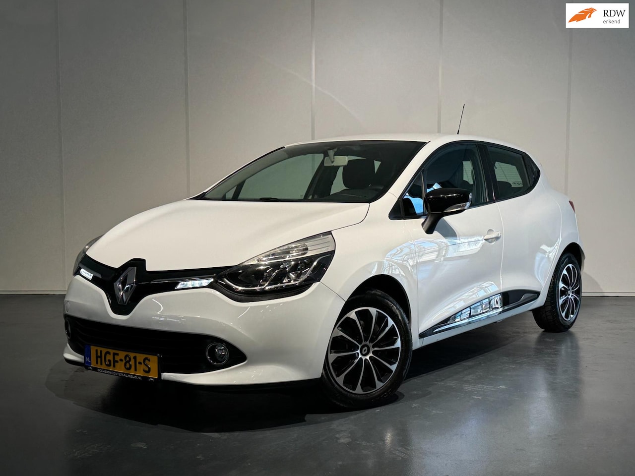 Renault Clio - 0.9 TCe Authentique /Airco/Cruise/NAVI/Stoelverw. - AutoWereld.nl