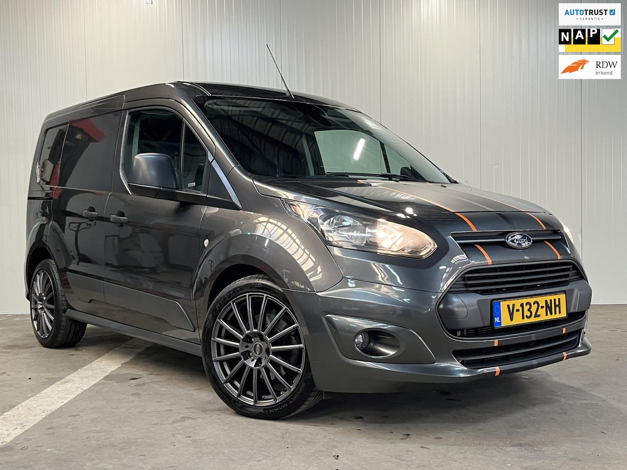 Ford Transit Connect - 1.5 TDCI L1 Sport Automaat Trekhaak - AutoWereld.nl