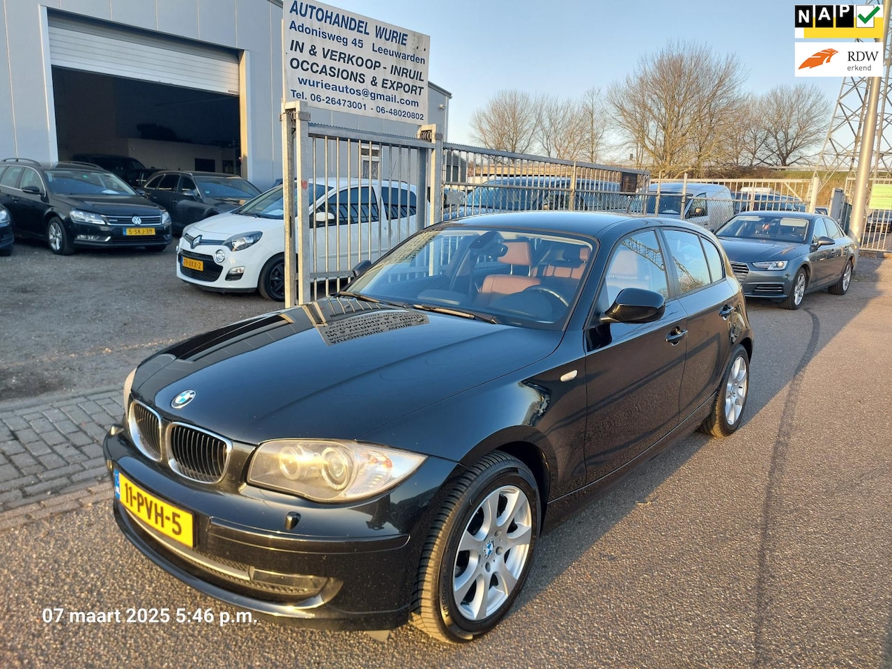 BMW 1-serie - 116i Business Line Ultimate Edition/Automaat/Apk 13-4-2026 - AutoWereld.nl