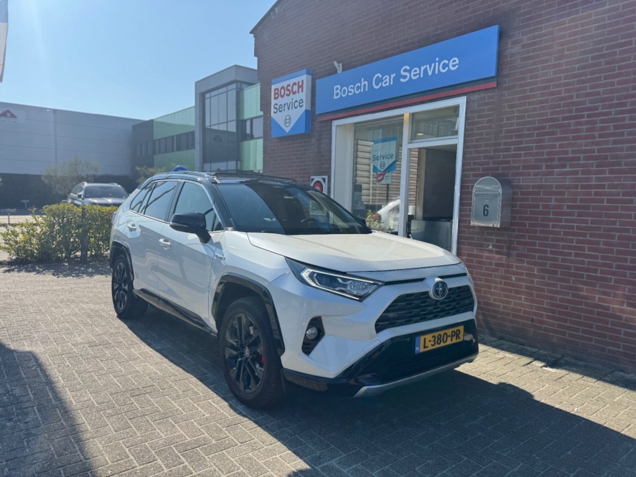 Toyota RAV4 - 2.5 Hybrid 2WD 160kW Panoramadak - AutoWereld.nl