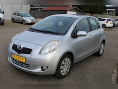 Toyota Yaris - 1.3 VVTI EXEC. MMT Automaat