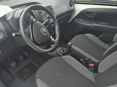 Toyota Aygo X - 1.0 VVT-i x-fun inclusief BTW rijklaar