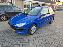 Peugeot 206 - 1.4 One-line nwe apk 2006