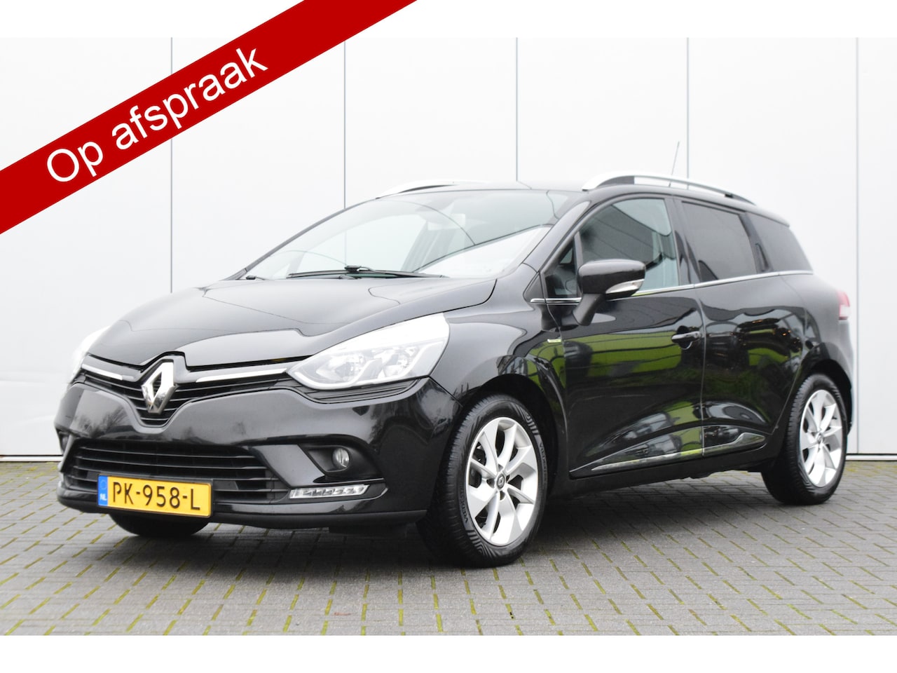 Renault Clio Estate - 0.9 TCe Limited Airco Navi Cruise Trekhaak - AutoWereld.nl