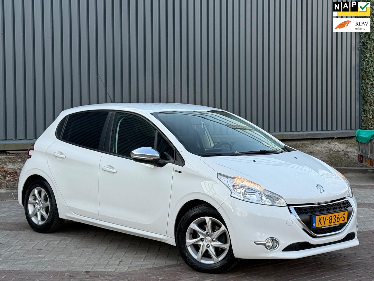 Peugeot 208 - 1.4 HDi Active 2e Eignr |Cruise |Airco |Lmv |Nap |Boekjes - AutoWereld.nl