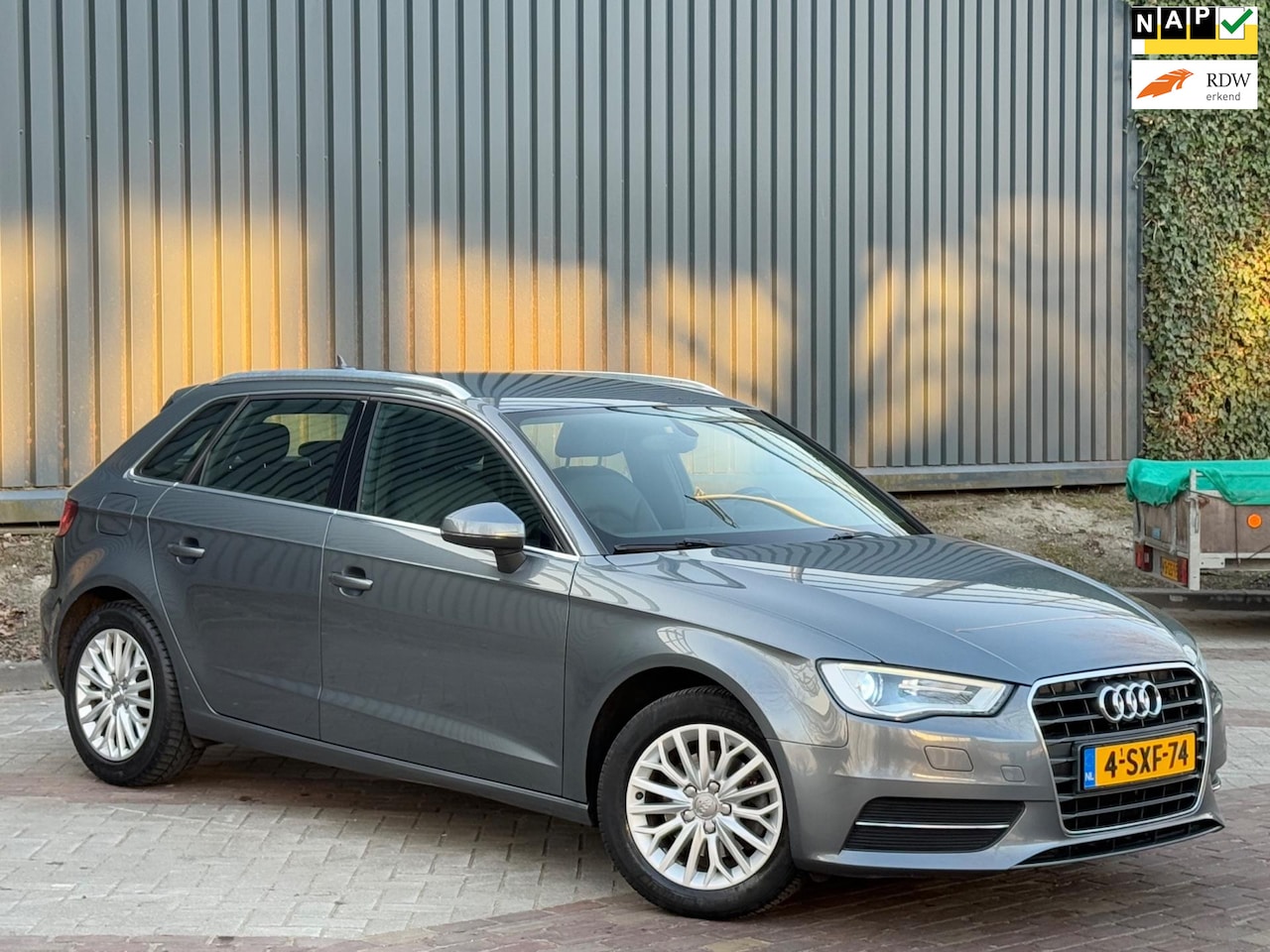 Audi A3 Sportback - 1.6 TDI Ambiente Pro Line plus Half Leder |Navi |Cruise |Clima |Nap |Boekjes - AutoWereld.nl