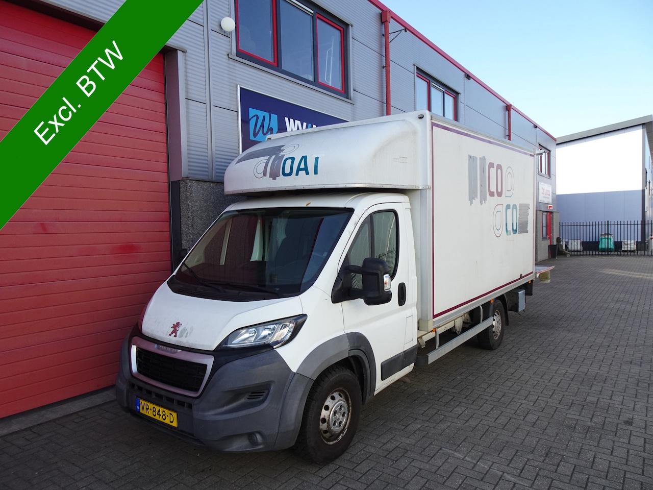 Peugeot Boxer - 335 2.2 HDI L4 spiegelkoffer met laadklep 3 zits airco MOTOR DEFECT !!!! - AutoWereld.nl