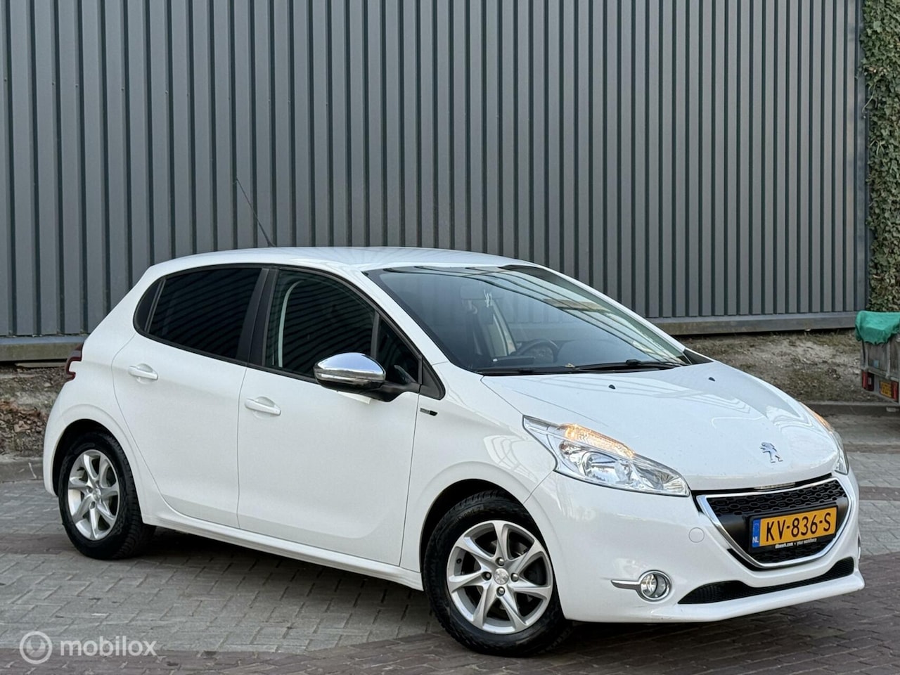 Peugeot 208 - 1.4 HDi 2e Eignr|Cruise|Airco|Lmv|Nap|Boekjes - AutoWereld.nl