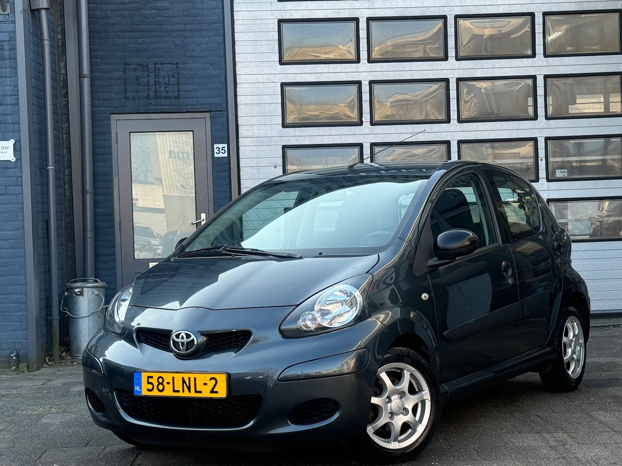 Toyota Aygo - 1.0-12V Access | Airco | 5-DRS | LMV | N.A.P - AutoWereld.nl