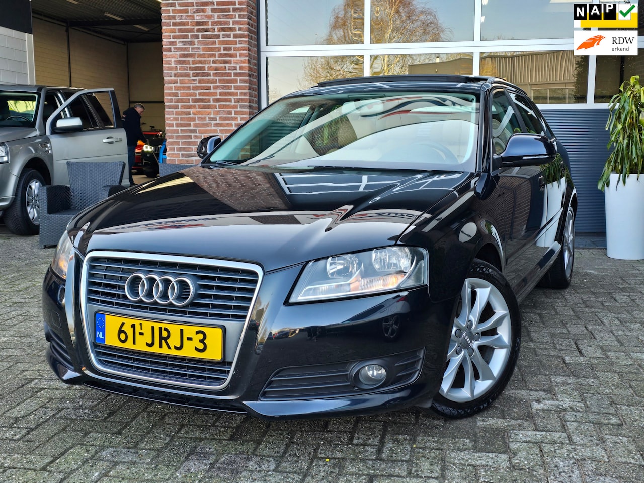 Audi A3 Sportback - 1.8 TFSI Ambition Business Edition DSG |Pano |Leer - AutoWereld.nl