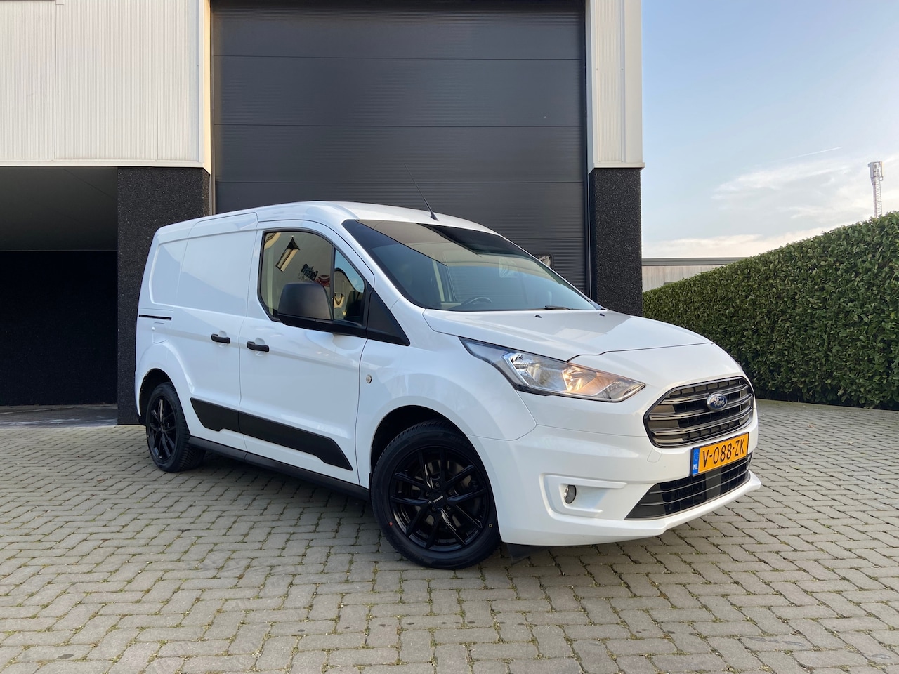 Ford Transit Connect - 1.0 Ecoboost L1 - CarPlay - Benzine - NAP - AutoWereld.nl