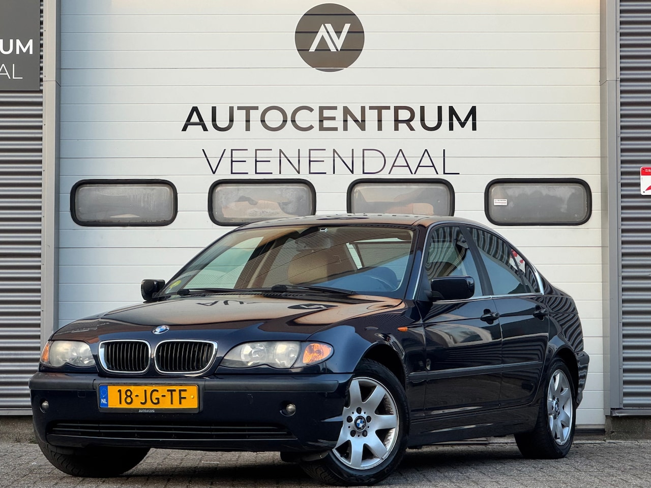 BMW 3-serie - 320i Executive AUT 6-Cilinder LEDER/CRUISE - AutoWereld.nl