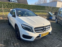 Mercedes-Benz GLA-Klasse - 220 CDI Edition 1 AMG / Panorama