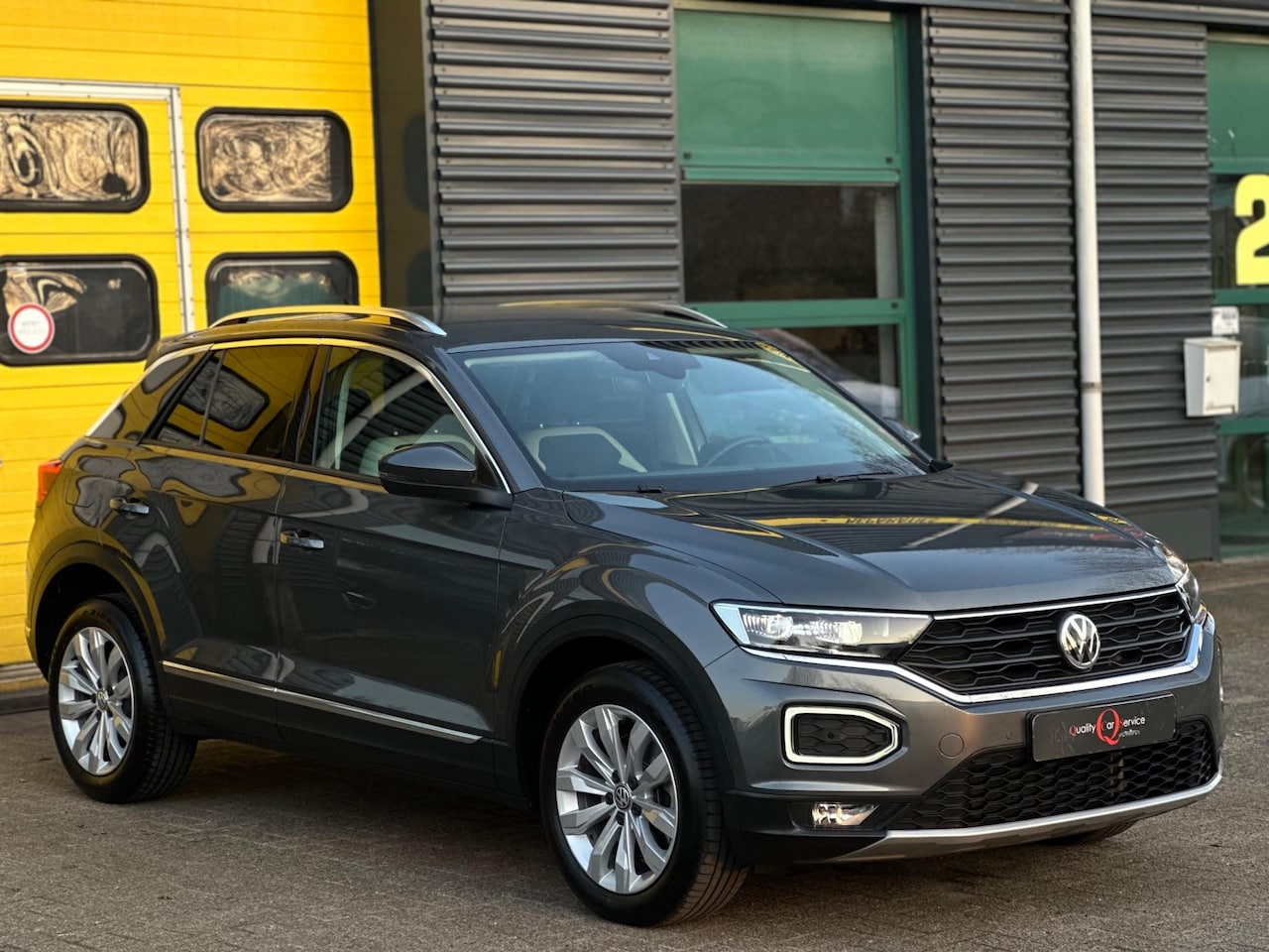 Volkswagen T-Roc - 1.5 TSI ACT Sport Virtual/Xenon/Sideassist/Camera - AutoWereld.nl