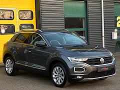 Volkswagen T-Roc - 1.5 TSI ACT Sport Virtual/Xenon/Sideassist/Camera