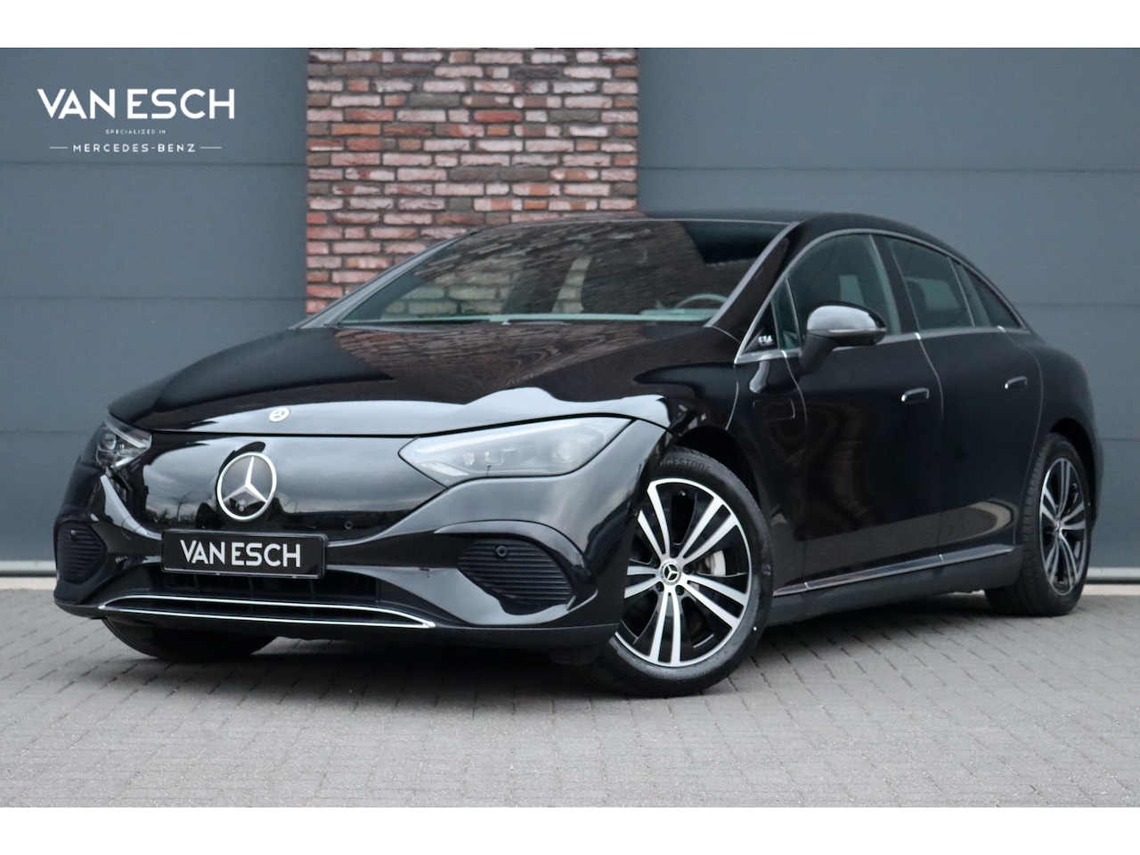 Mercedes-Benz EQE - 300 Luxury Line 89 kWh | Airmatic | Distronic+ | Digital Light | Leder | Memory | Surround - AutoWereld.nl