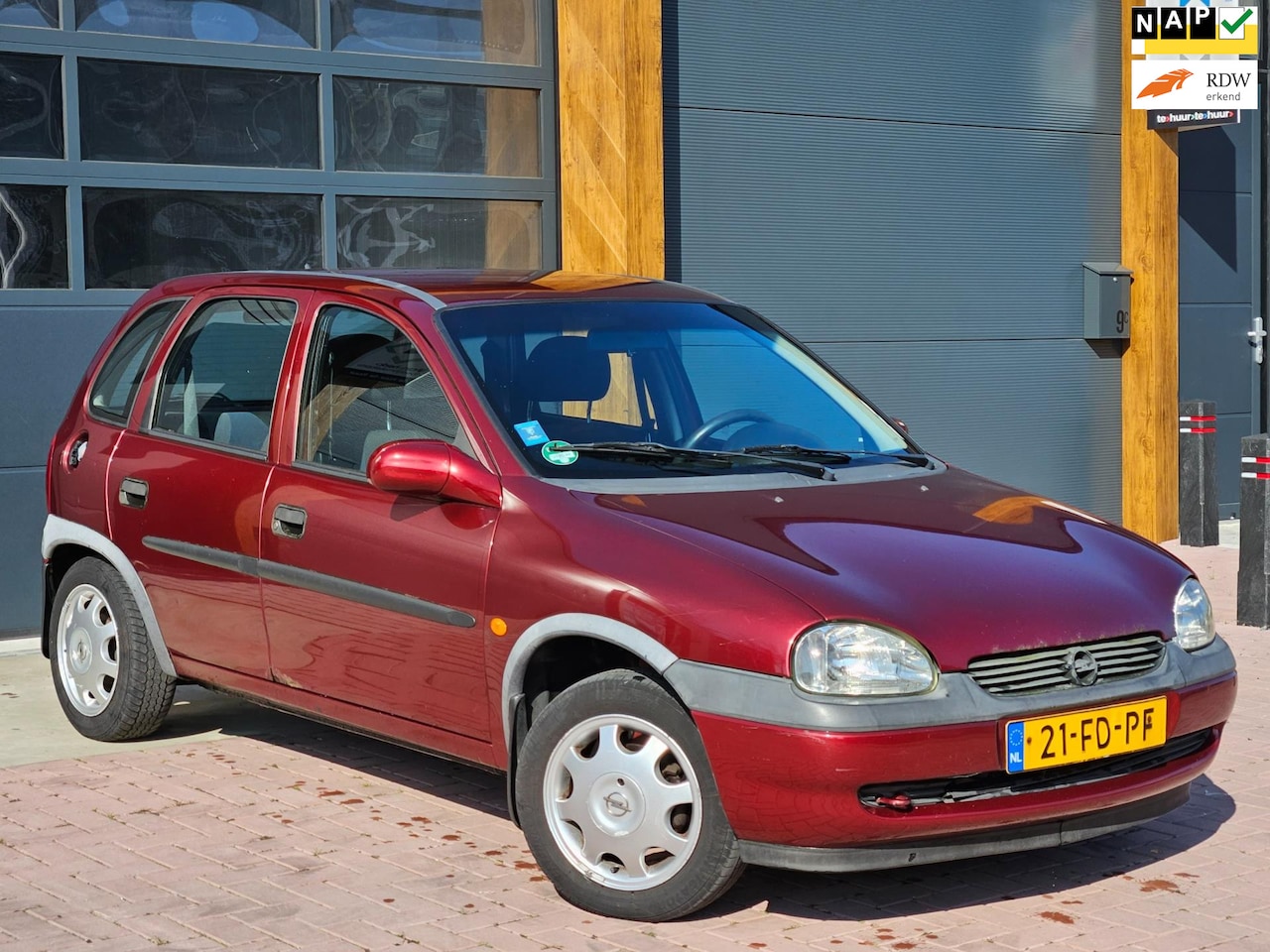 Opel Corsa - 1.2i-16V Onyx Electr Ramen |Trekhaak |3 Sleutels |Nap |Boekjes - AutoWereld.nl