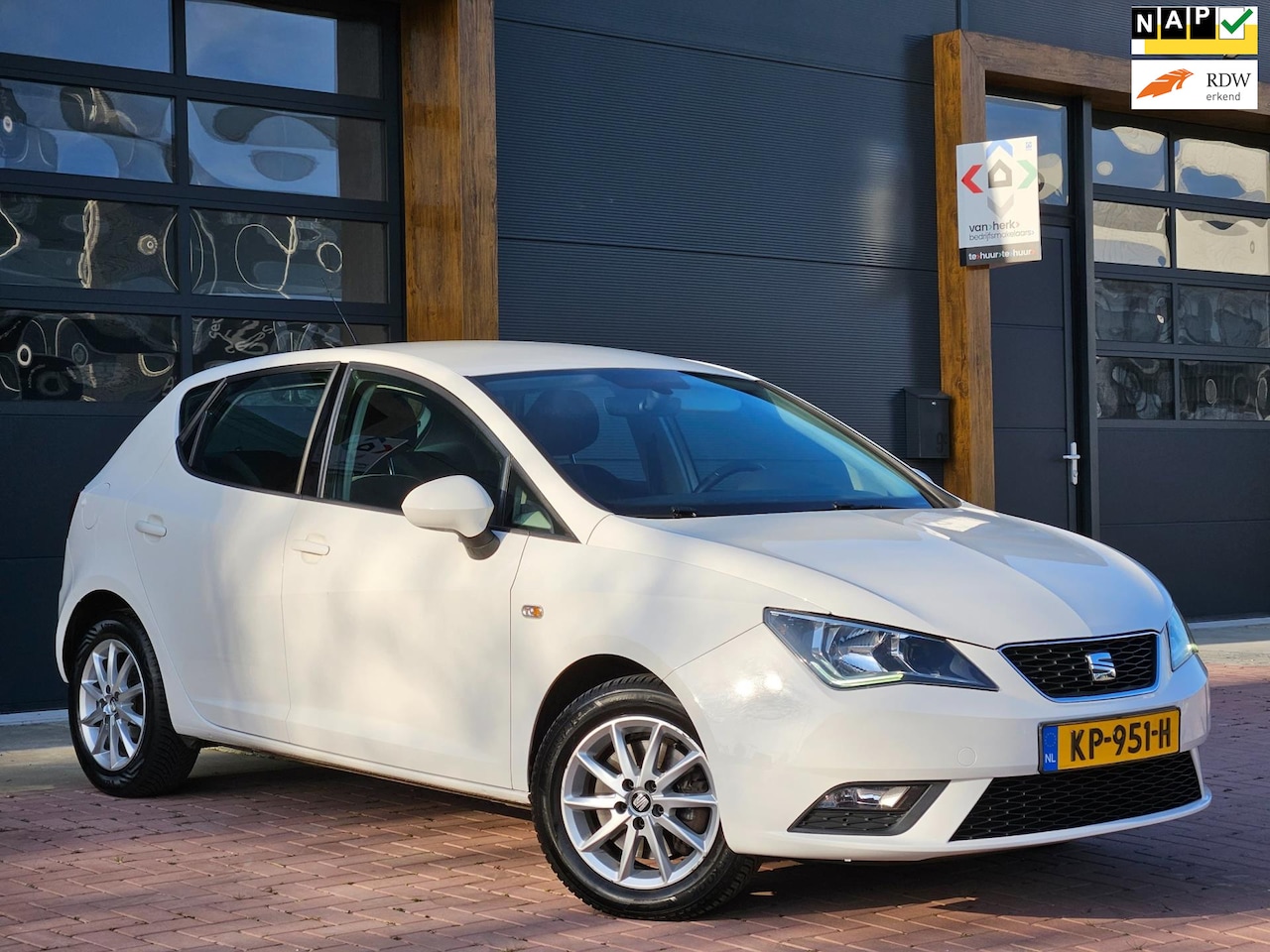 Seat Ibiza - 1.0 EcoTSI Style Connect Automaat |Led |Navi |Airco |Lmv |Nap |Boekjes - AutoWereld.nl