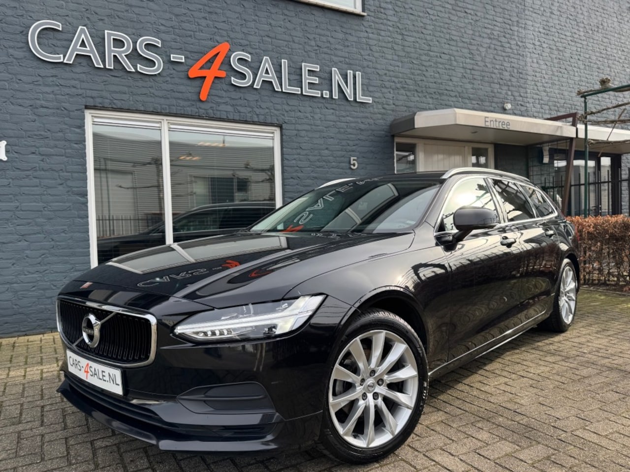 Volvo V90 - 2.0 D3 Momentum + Leder + 18 inch Lmv +Family line - 2019 - AutoWereld.nl