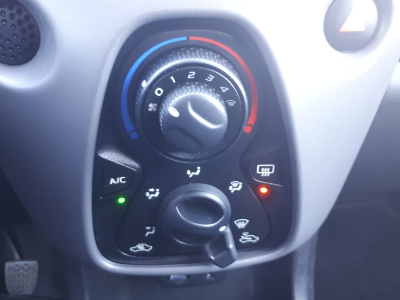 Peugeot 108 - 1.0 e-VTi Active RADIO/AIRCO/CENTR.VERGR/ELEC.RAMEN