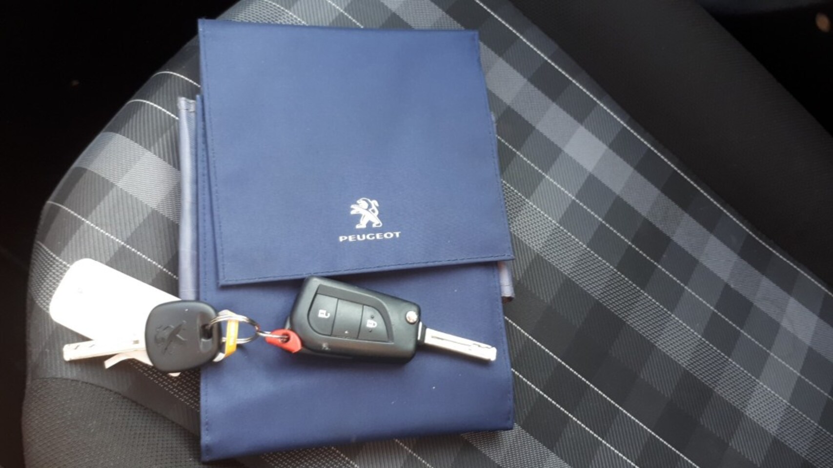 Peugeot 108 - 1.0 e-VTi Active RADIO/AIRCO/CENTR.VERGR/ELEC.RAMEN