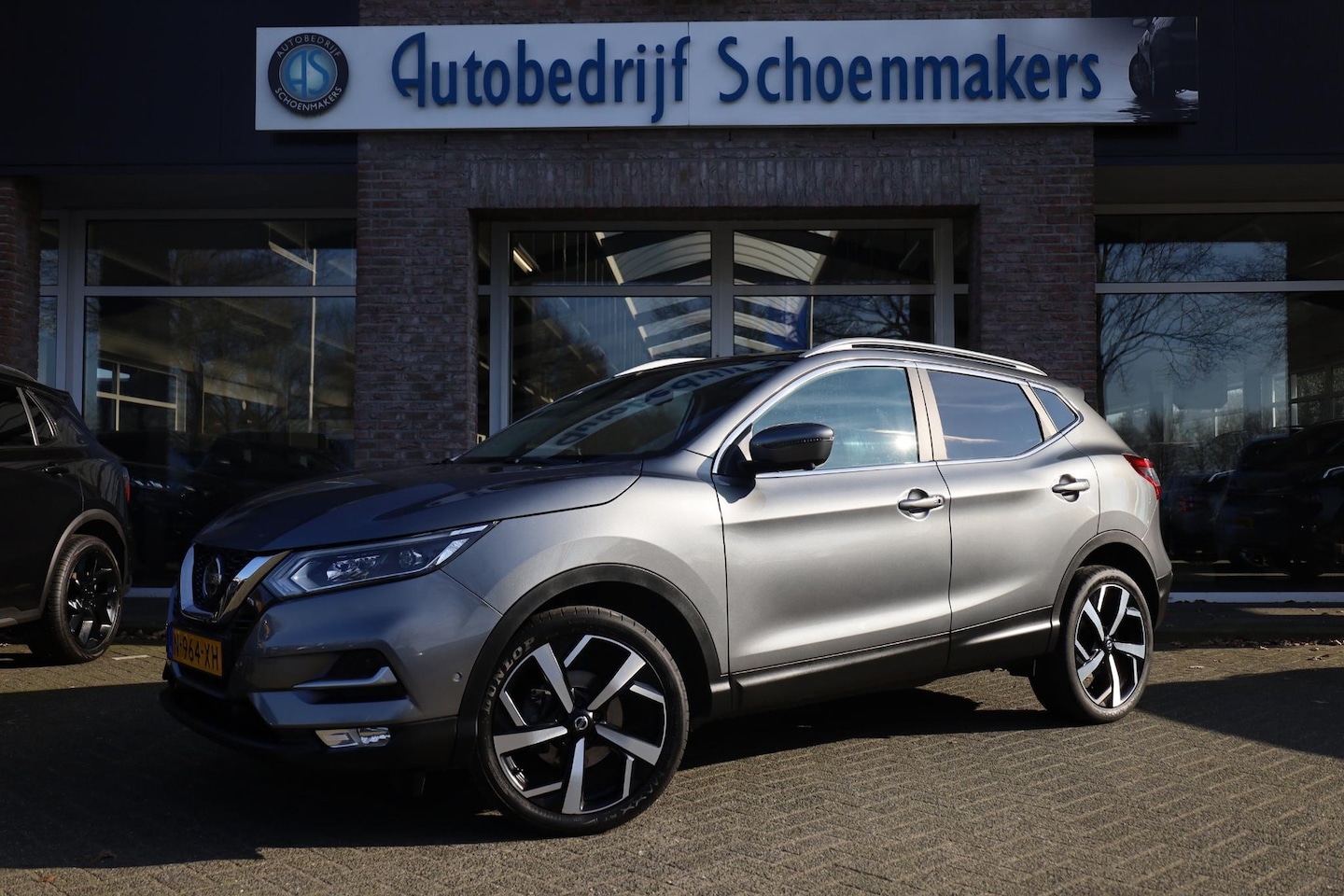 Nissan Qashqai - 1.3 DIG-T Tekna 360-CAMERA PANO CARPLAY DAB RUIT+STOELVERW. 19"LMV HALFLEER NAVI CRUISE 2x - AutoWereld.nl