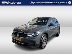 Volkswagen Tiguan - 1.5 TSI Life / DIGITAL DASH/ NAVI/ ADAPT. CRUISE/ PARK. SENSOREN + CAMERA/ DAB/ CLIMA/ STO