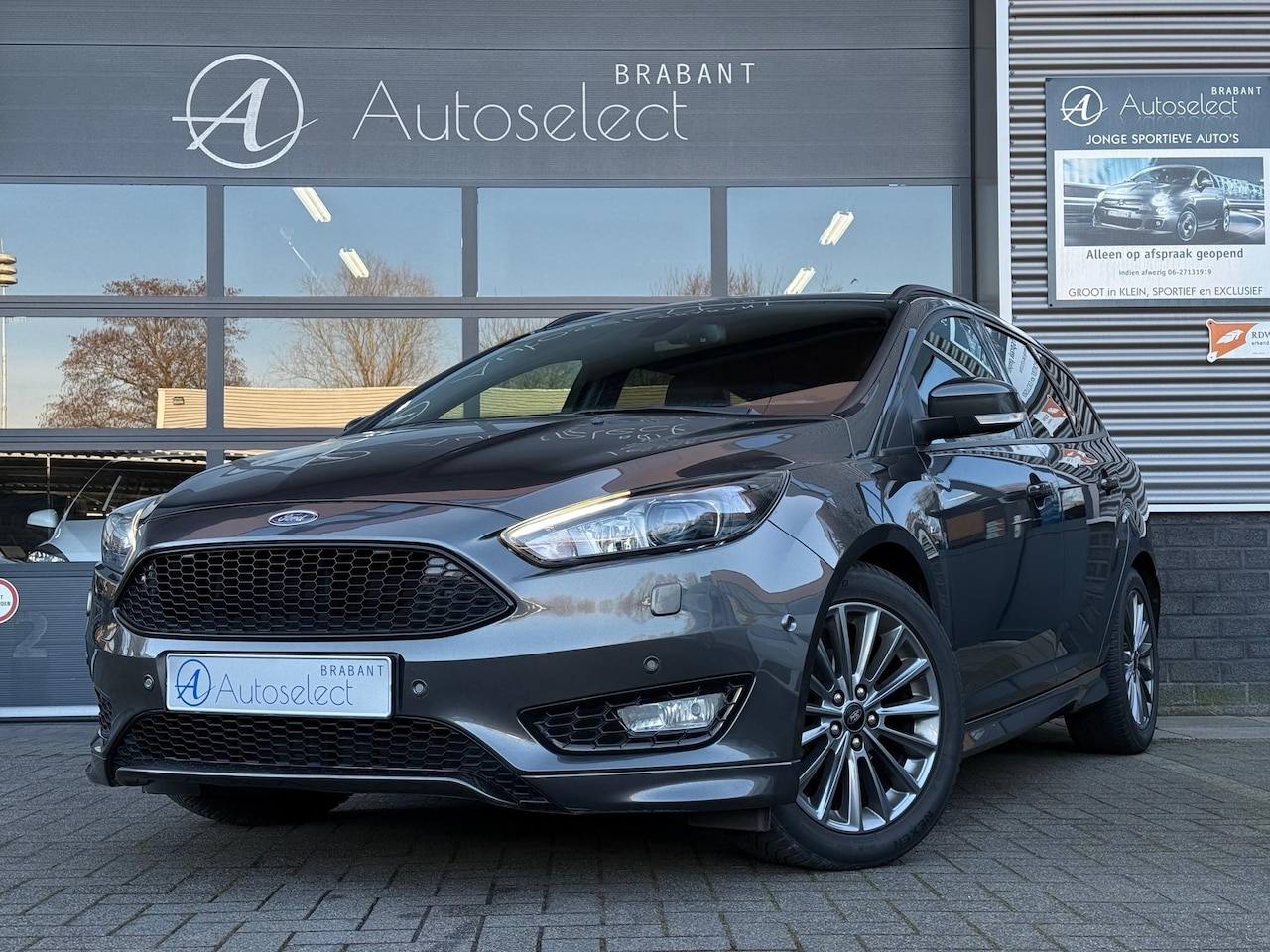 Ford Focus Wagon - 1.0 ST-Line CarPlay Navi LED - AutoWereld.nl