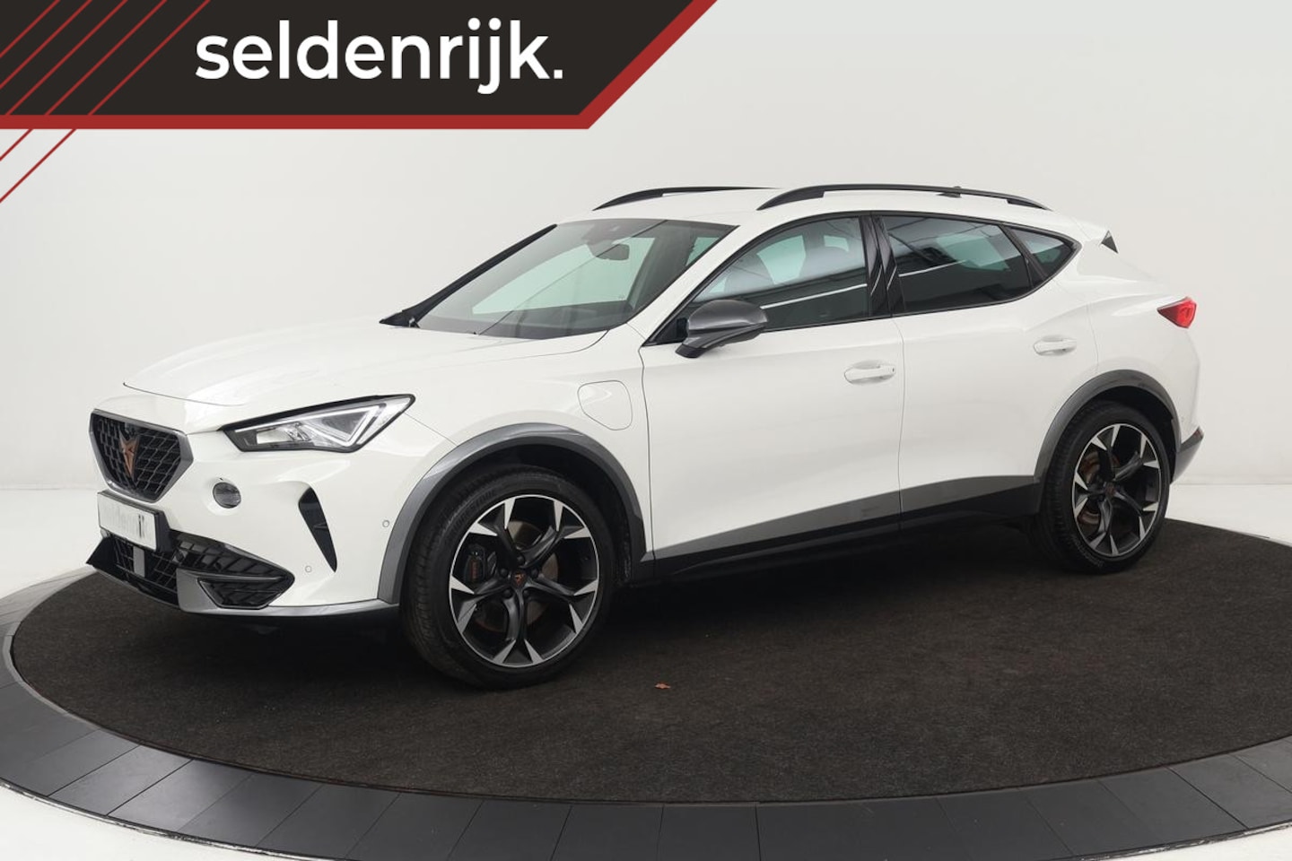 CUPRA Formentor - 1.4 e-Hybrid VZ | 245pk | Stoel & stuurverwarming |  360 camera | Adaptive cruise | Naviga - AutoWereld.nl