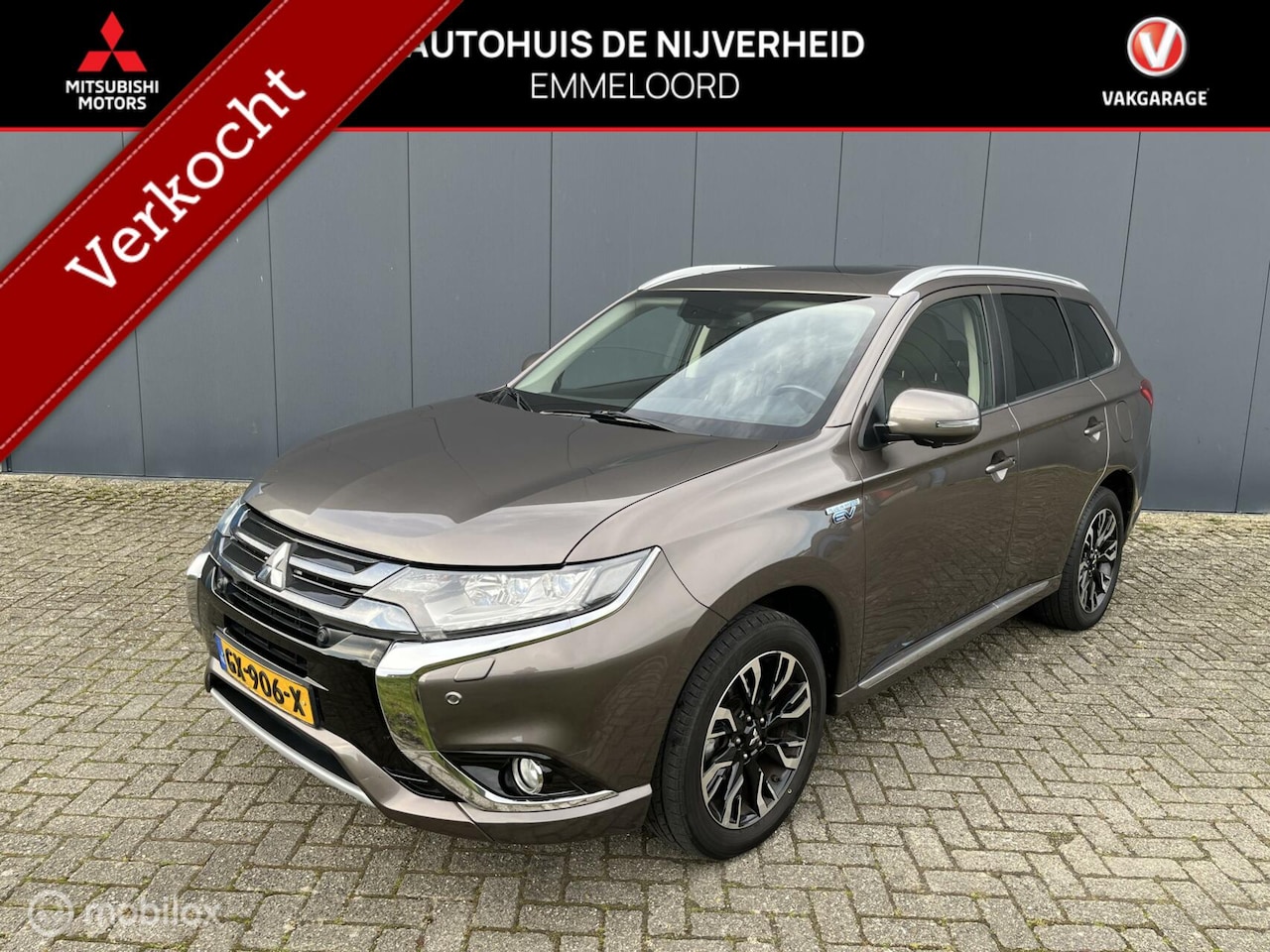 Mitsubishi Outlander - 2.0 PHEV instyle+ TREKHAAK - AutoWereld.nl