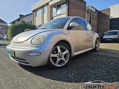 Volkswagen New Beetle - 2.0 Highline