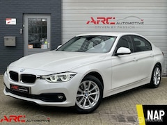 BMW 3-serie - 318i Luxury - NAP - Navi - Trekhaak - LED