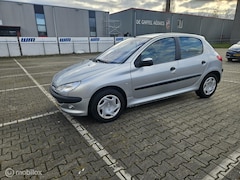 Peugeot 206 - 1.4 Gentry inruilkoopje Trekhaak NAP