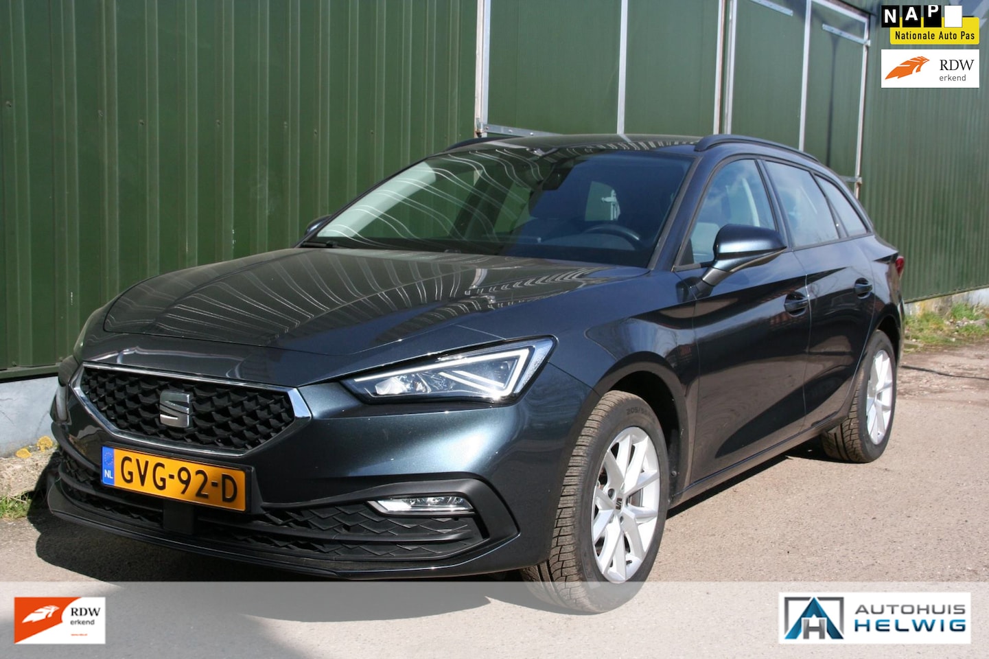 Seat Leon Sportstourer - 1.0 eTSI Style Business Intense AUTOMAAT, AIRCO, NAVIGATIE, VIRTUEEL DASHBOARD - AutoWereld.nl