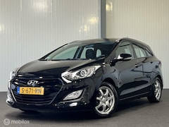 Hyundai i30 Wagon - 1.4 [ historie trekhaak camera LM clima ]