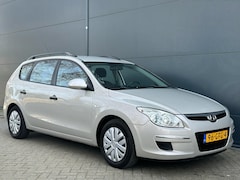 Hyundai i30 CW - 1.6 CRDi Active Cool AIRCO / NAVI / ELEK RAMEN / TREKHAAK / NWE APK