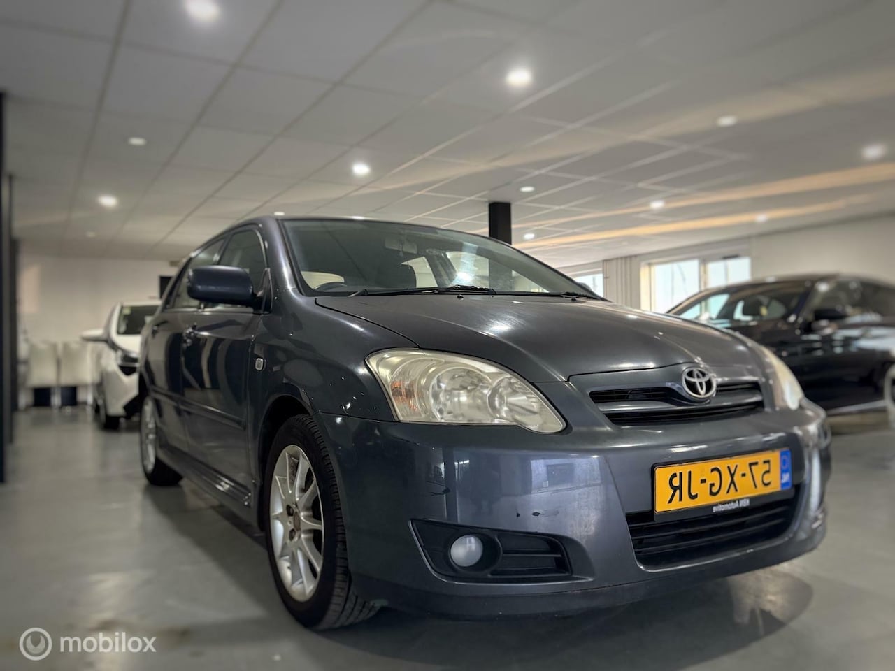 Toyota Corolla - 1.6 VVT-i Sport Anniversary 1.6 VVT-i Sport Anniversary - AutoWereld.nl