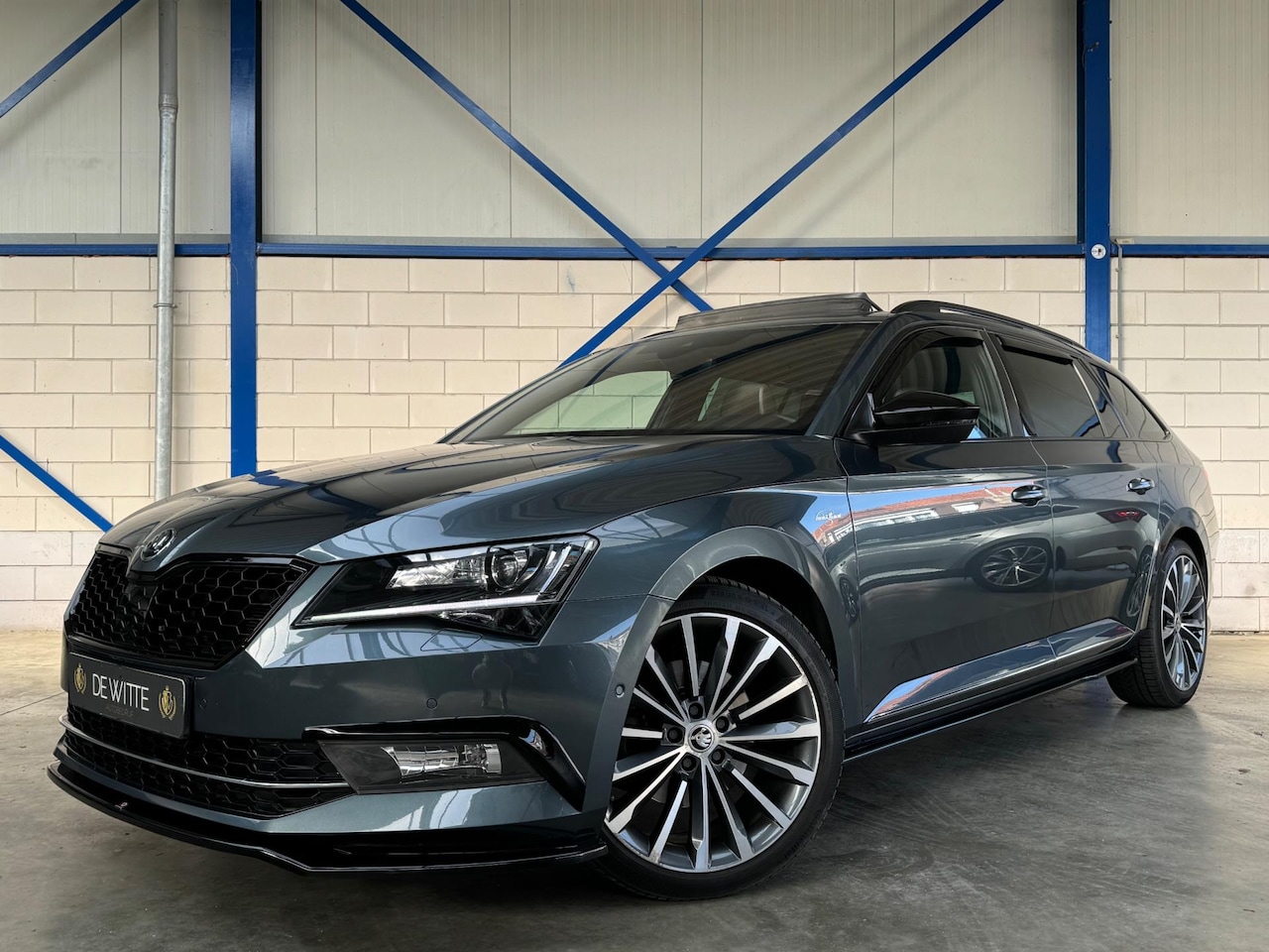 Skoda Superb Combi - 1.8 TSI Laurin & Klement MAXTON|PANO|VOLLE UITV. - AutoWereld.nl