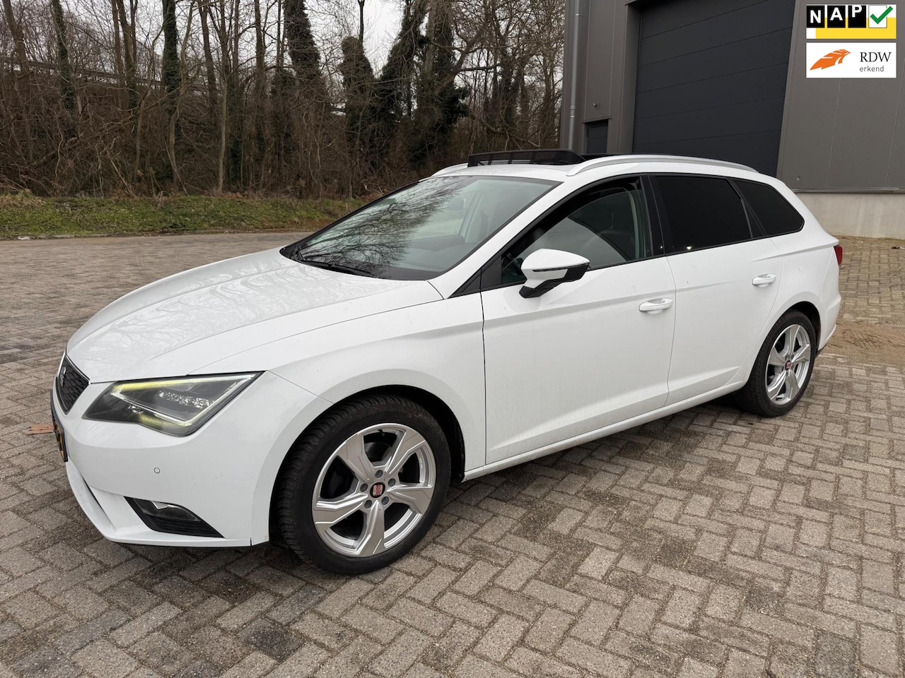 Seat Leon ST - 1.6 TDI Style Connect 1.6 TDI Style Connect - AutoWereld.nl