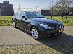 BMW 5-serie Touring - 530xi Verwarmd stuur, achterbank, Head-Up