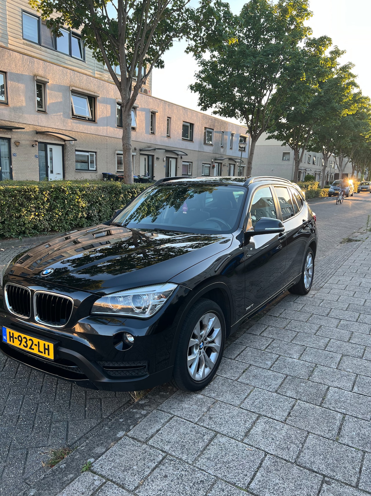 BMW X1 - 1.8i sDrive Zwart/pano/navi/stoelverwarming - AutoWereld.nl