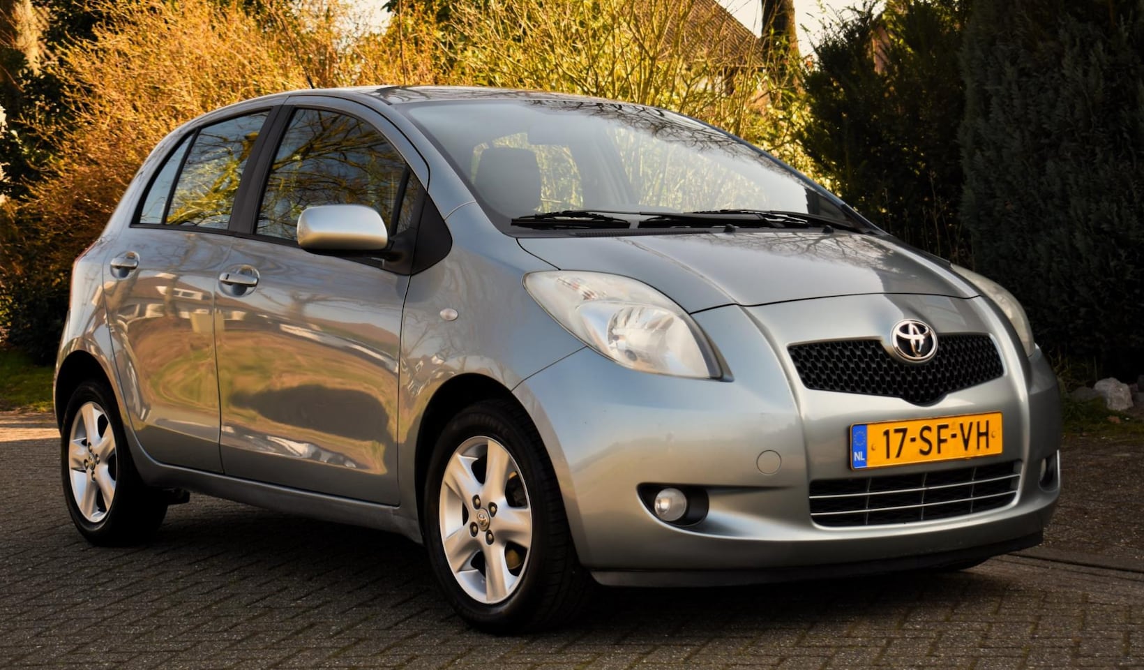 Toyota Yaris - 1.3 VVTi Luna 5 DEURS MET AIRCO CLIMA, NAVIGATIE EN MEER! - AutoWereld.nl