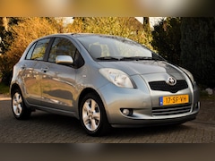 Toyota Yaris - 1.3 VVTi Luna 5 DEURS MET AIRCO CLIMA, NAVIGATIE ZEER MOOI