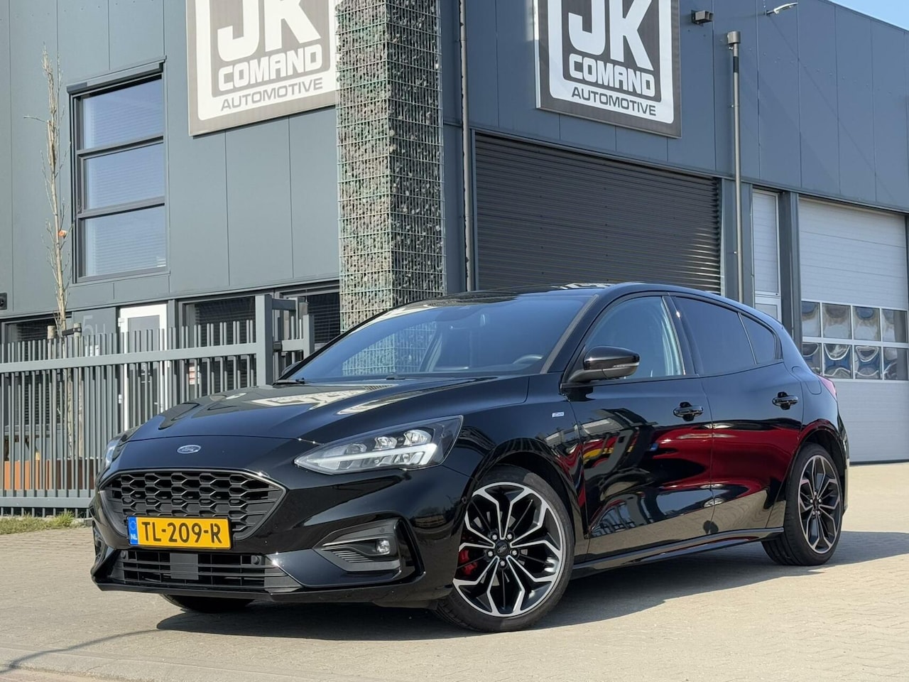 Ford Focus - 1.0 EcoBoost Titanium Business 1.0 EcoBoost Titanium Business - AutoWereld.nl