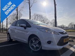 Ford Fiesta - 1.4 ST LINE-97 PK WHITE EDITION