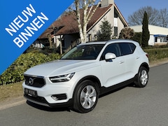 Volvo XC40 - 1.5 T3 163PK Automaat•Trekhaak•Pano