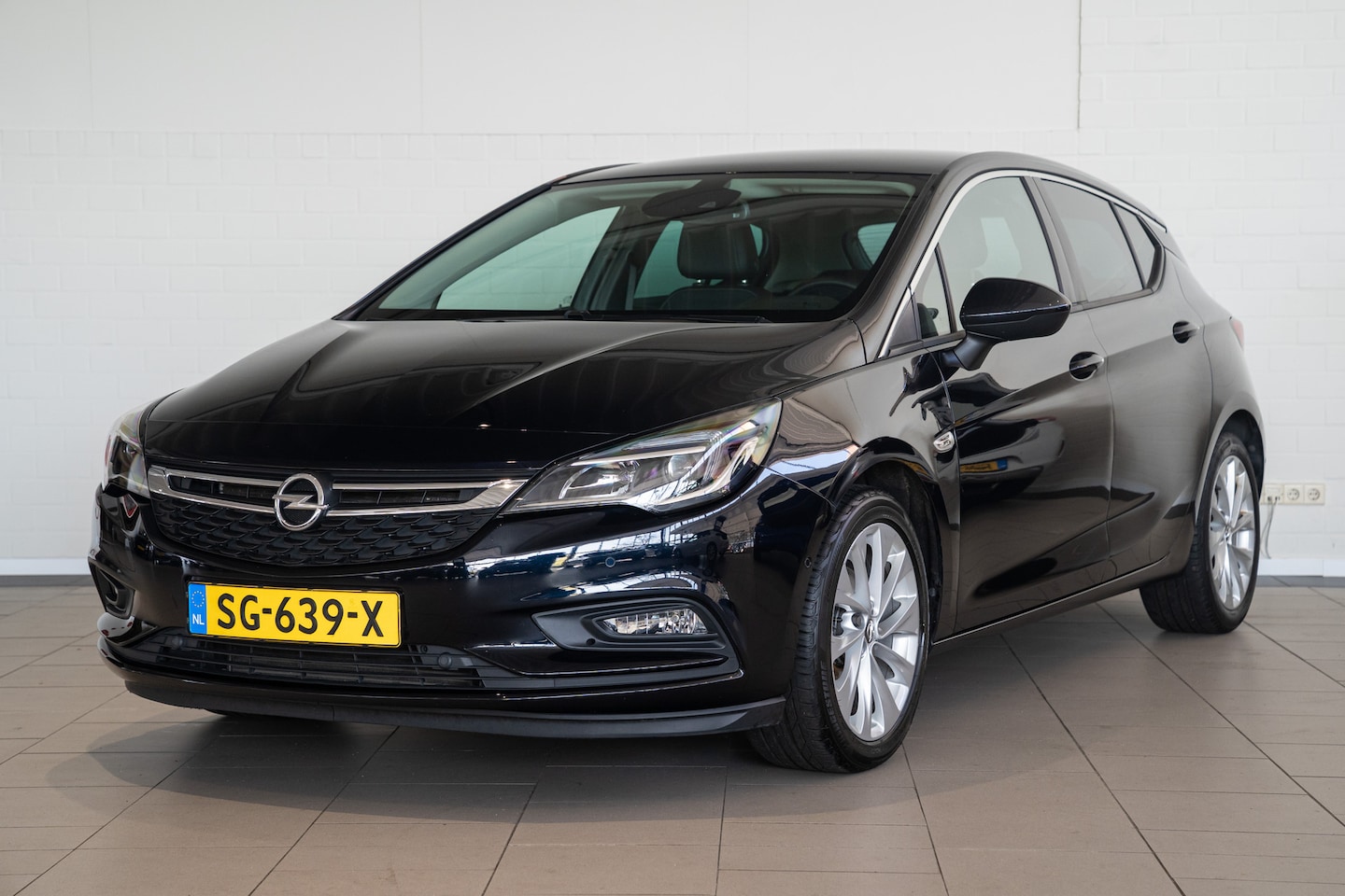 Opel Astra - 1.4 Business Executive | Trekhaak | Camera | Climate Controle | Navigatie | Apple Carplay - AutoWereld.nl