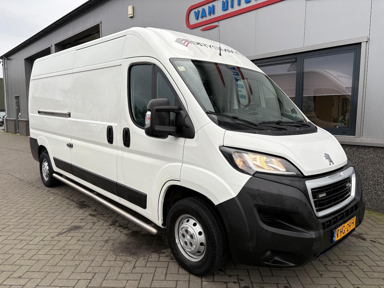 Peugeot Boxer - 335 2.2 BlueHDi 140 L3H2 Premium - AutoWereld.nl