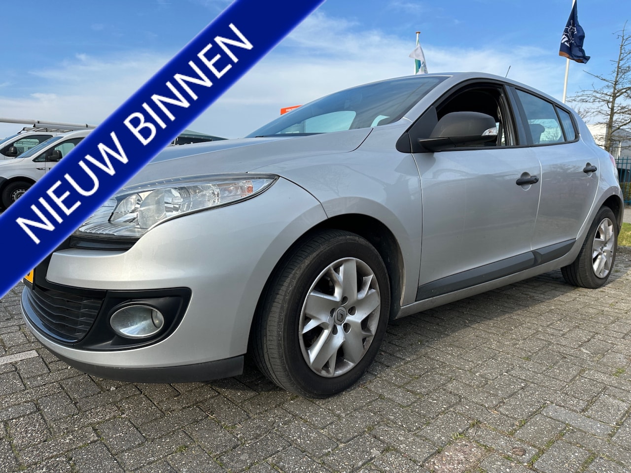 Renault Mégane - 1.6 Authentique ja ja 1.6 motor met dis. ketting! Deze rijdt zo lekker. - AutoWereld.nl